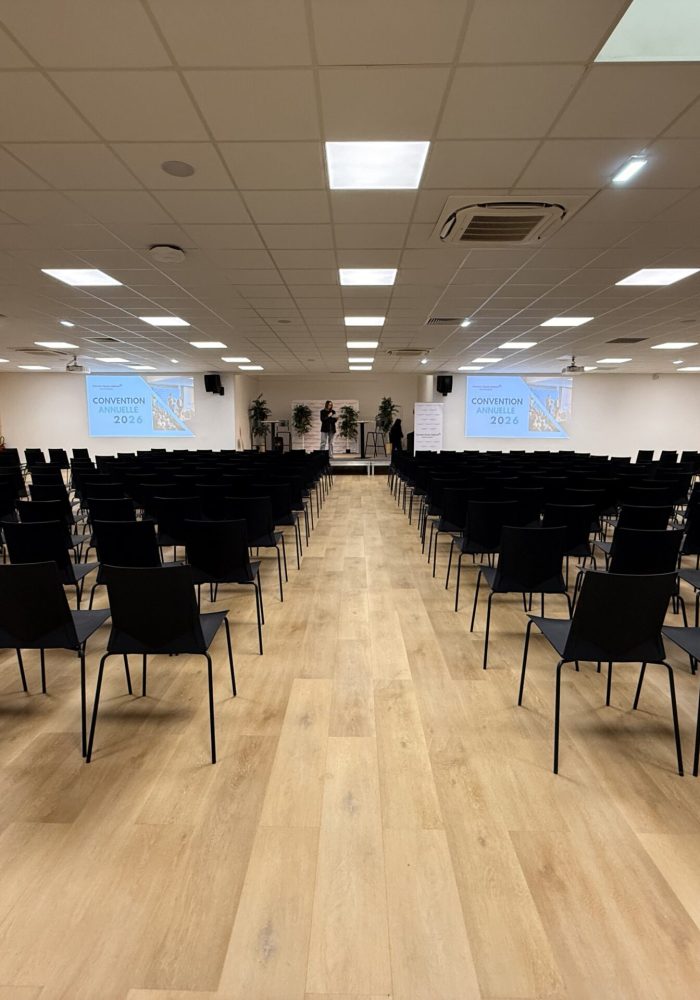 location salle de séminaire médium - jusqu'à 150 places assises